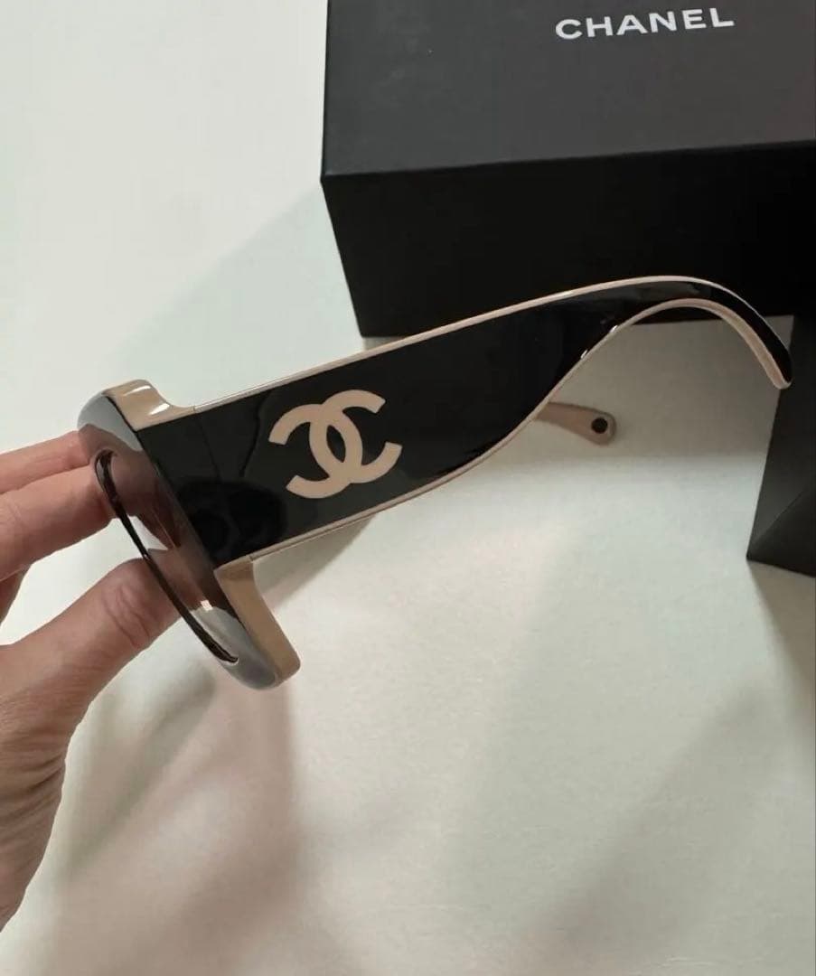 定価以下　新品未使用　スクエアシェイプサングラス　限定品　CHANEL シャネル