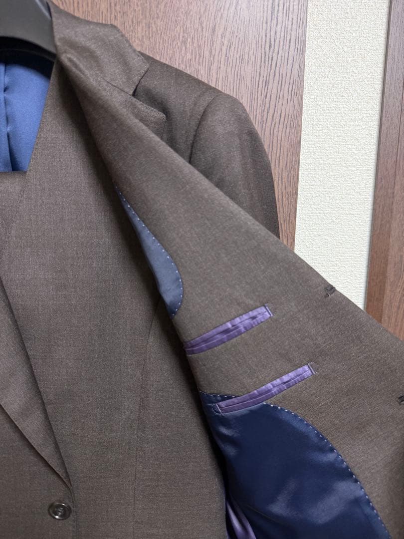 A5新品未使用！高級イタリアREDAウール100%ブラウン3ピーススーツ！訳あり