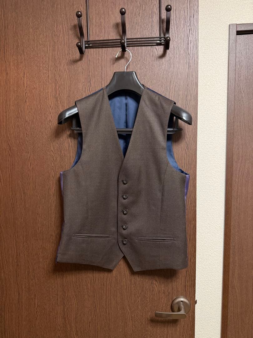 A5新品未使用！高級イタリアREDAウール100%ブラウン3ピーススーツ！訳あり