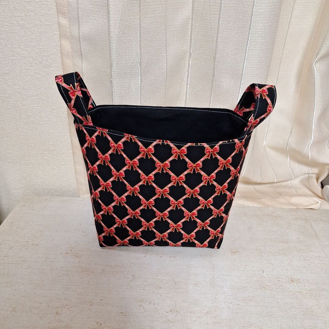 激レアねこと女の子パネル生地　ハンドメイド　まちなしバッグ　布バスケット