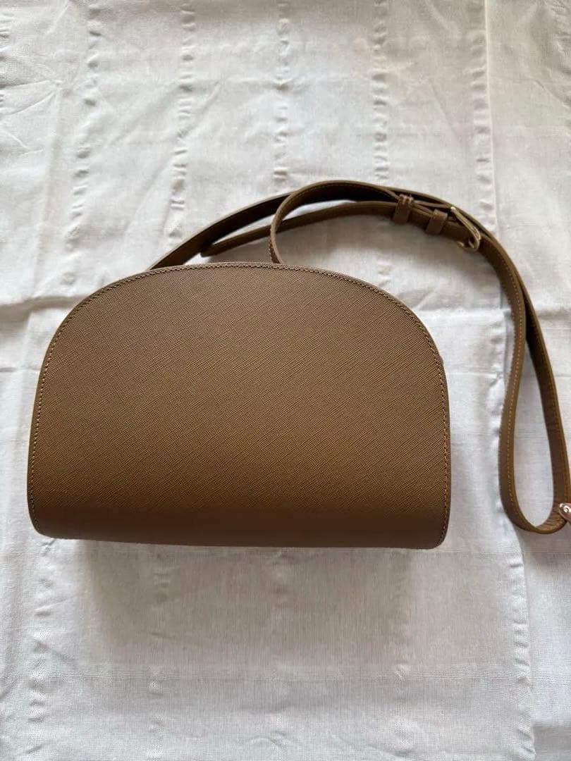 最終値下げ A.P.C. ブラウン ショルダーバッグ