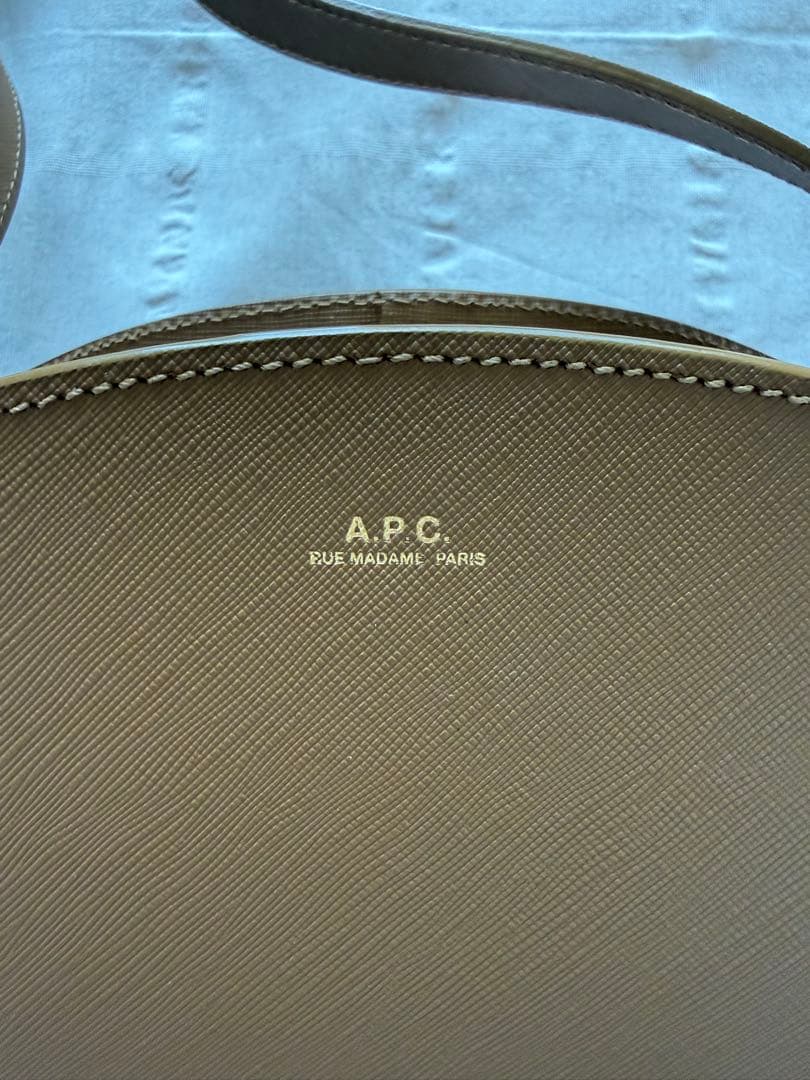 最終値下げ A.P.C. ブラウン ショルダーバッグ