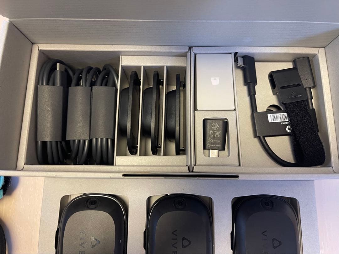 【VIVEトラッカー(Ultimate) 3+1セット】ストラップ付き