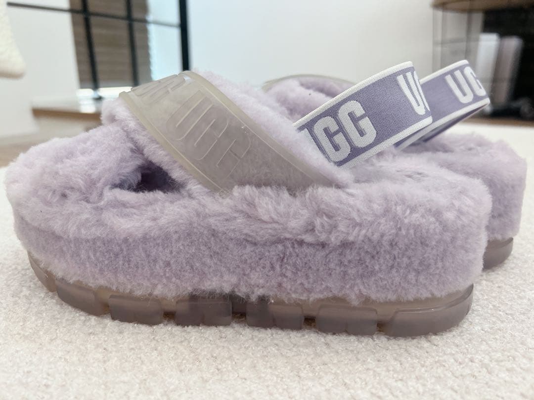 UGG ファー スライドサンダル　アグ　厚底