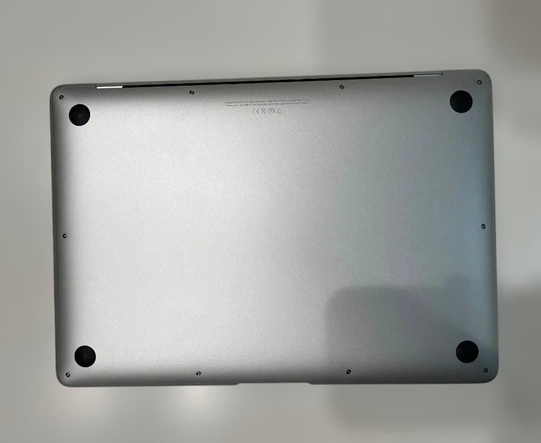 MacBook Air M1 13インチ 8G/256GB