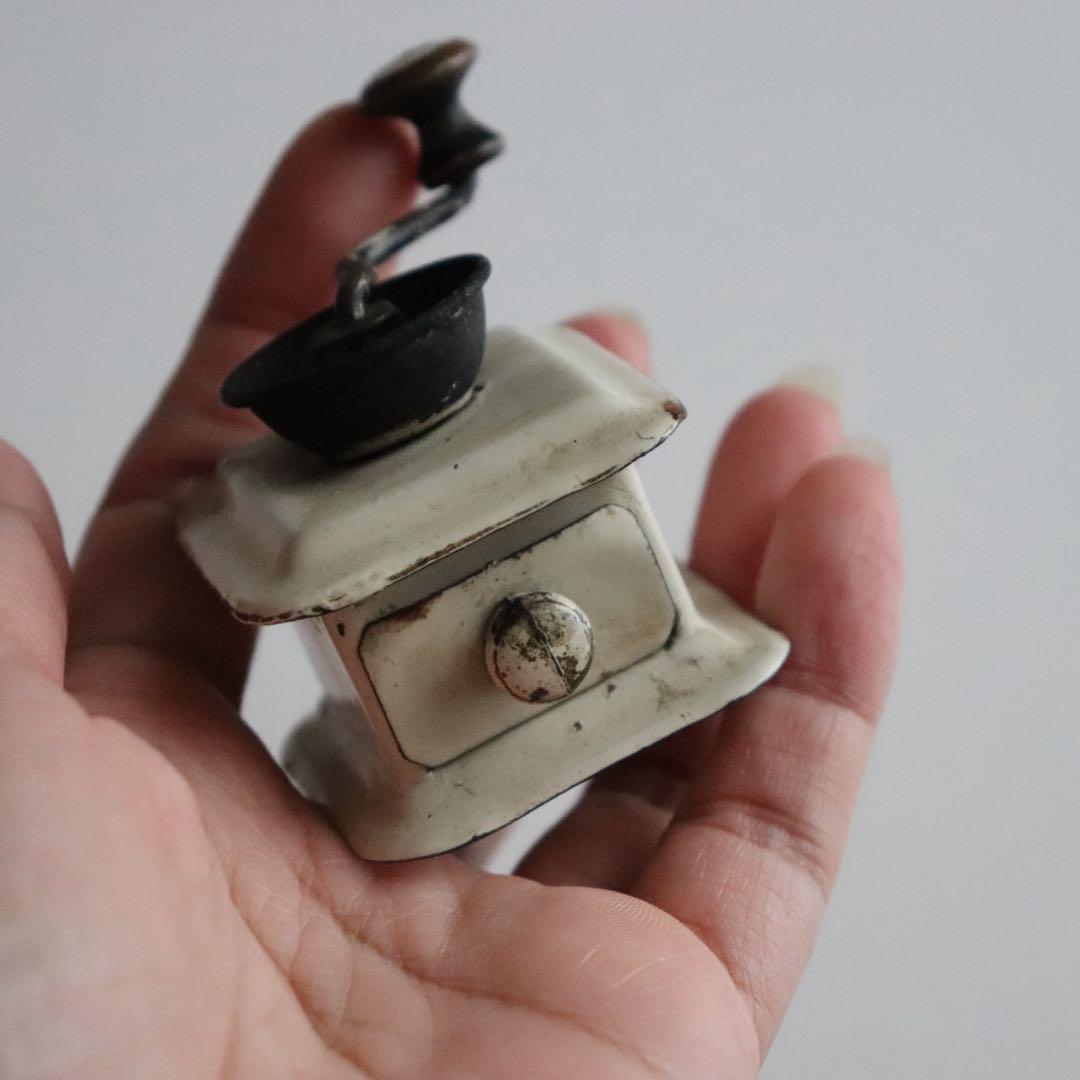 希少　アンティーク　ドールハウス　ミニチュア　コーヒーミル　白