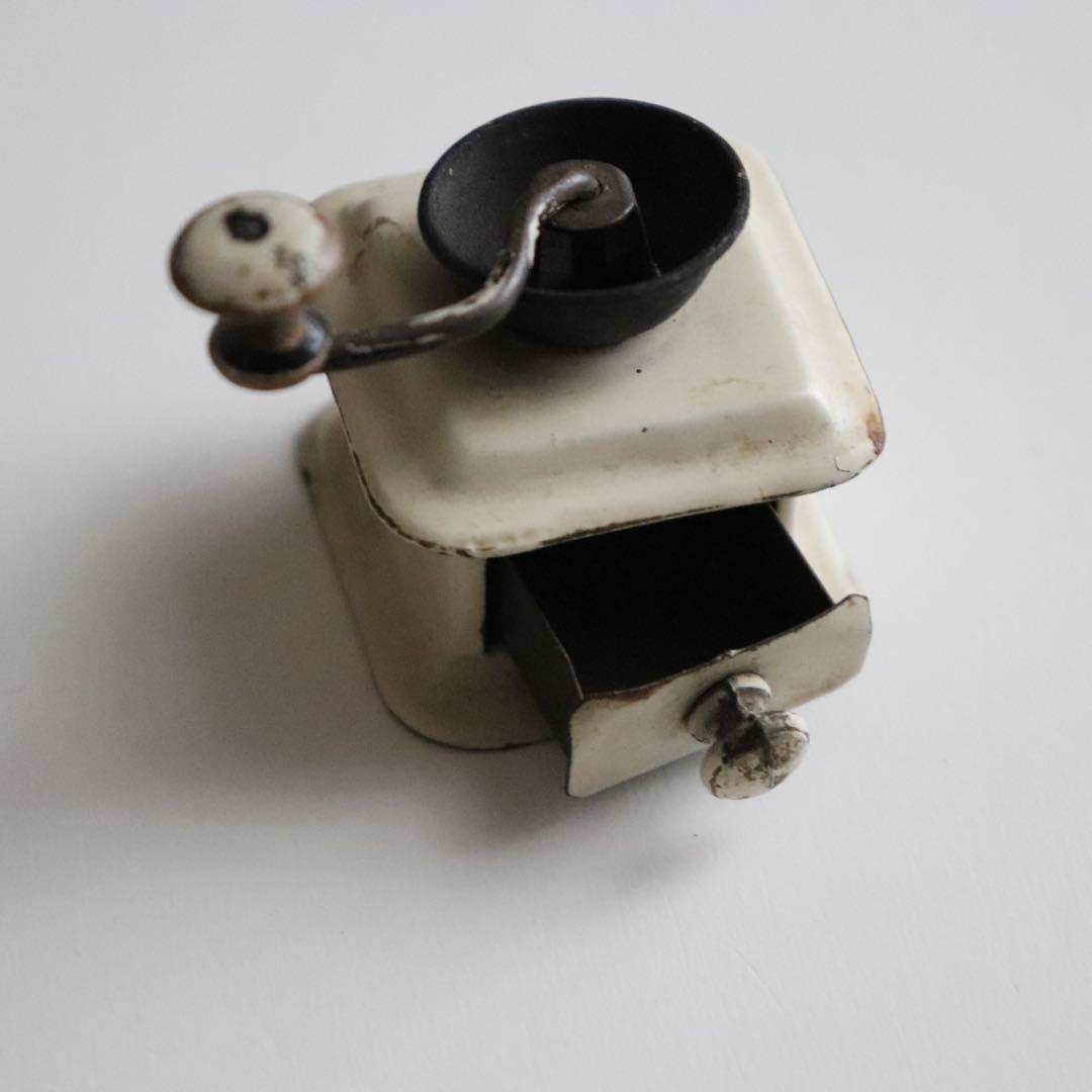 希少　アンティーク　ドールハウス　ミニチュア　コーヒーミル　白