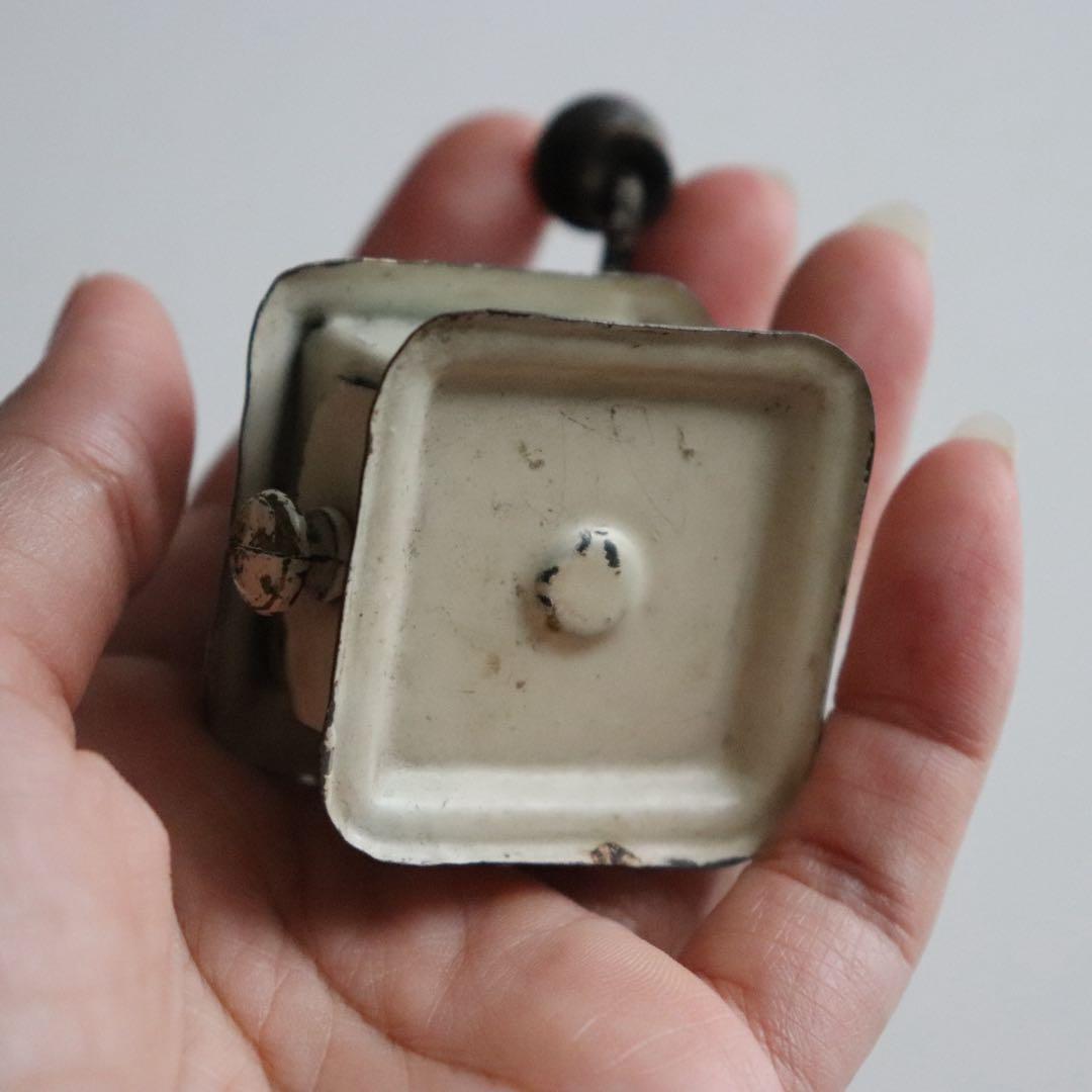 希少　アンティーク　ドールハウス　ミニチュア　コーヒーミル　白