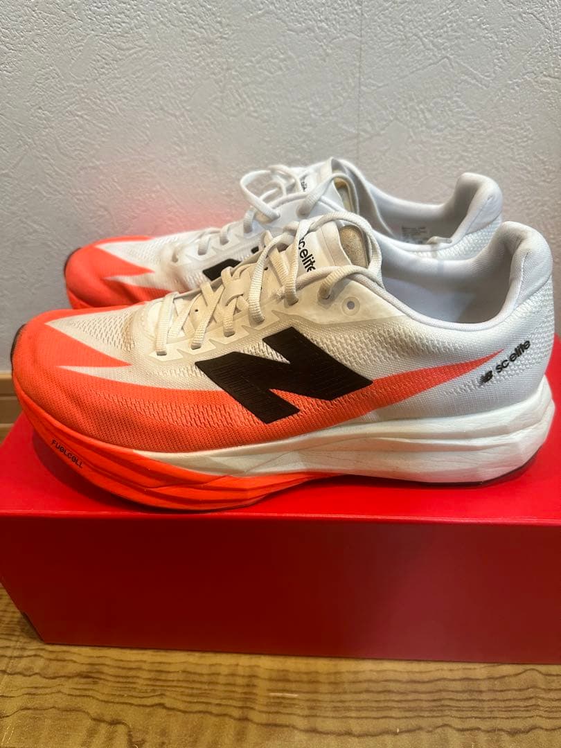 New Balance FuelCell Elite v5 ランニングシューズ