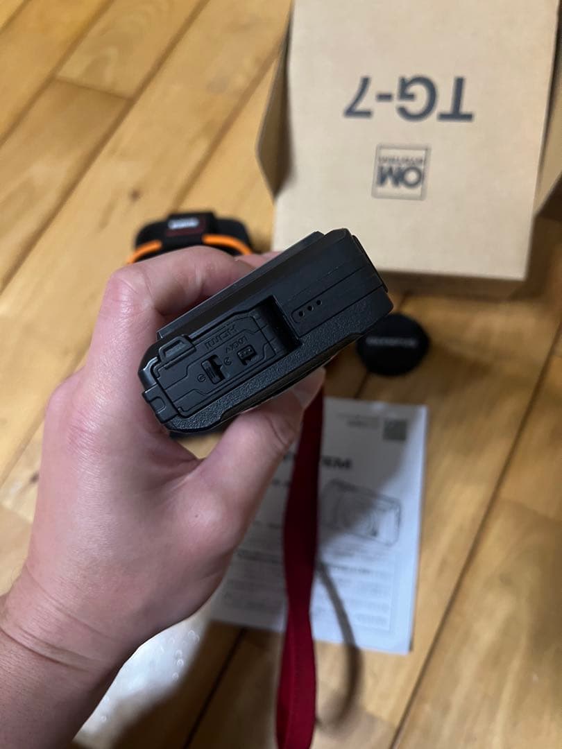 Olympus TG-7 コンパクトデジタルカメラ