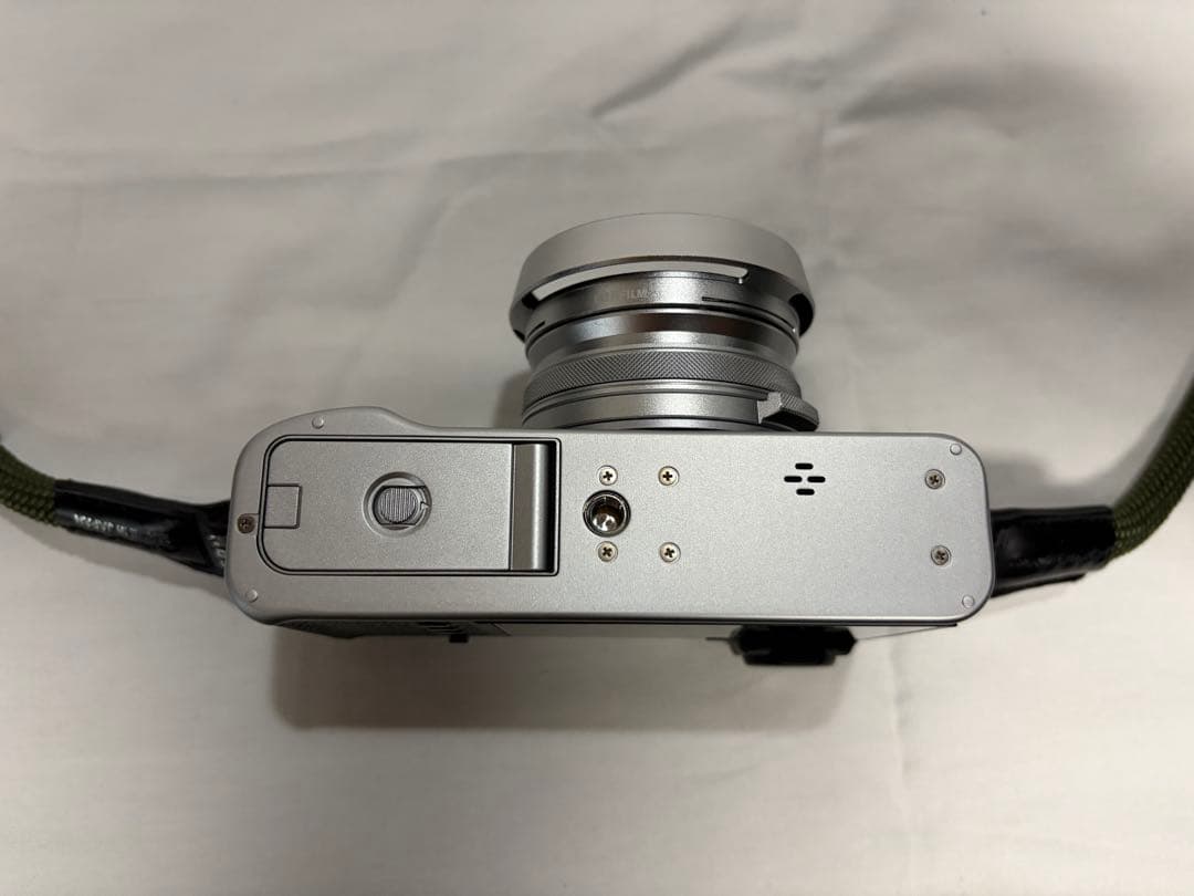 FUJIFILM X100V シルバー　美品・おまけつき