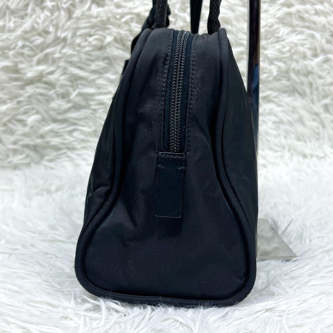 外観美品 プラダ ミニボストンバッグ 三角ロゴプレート ナイロン 肩掛け可能 黒