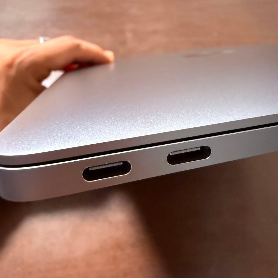 MacBook Air M1 13インチ 8GB 256GB バッテリー 87%