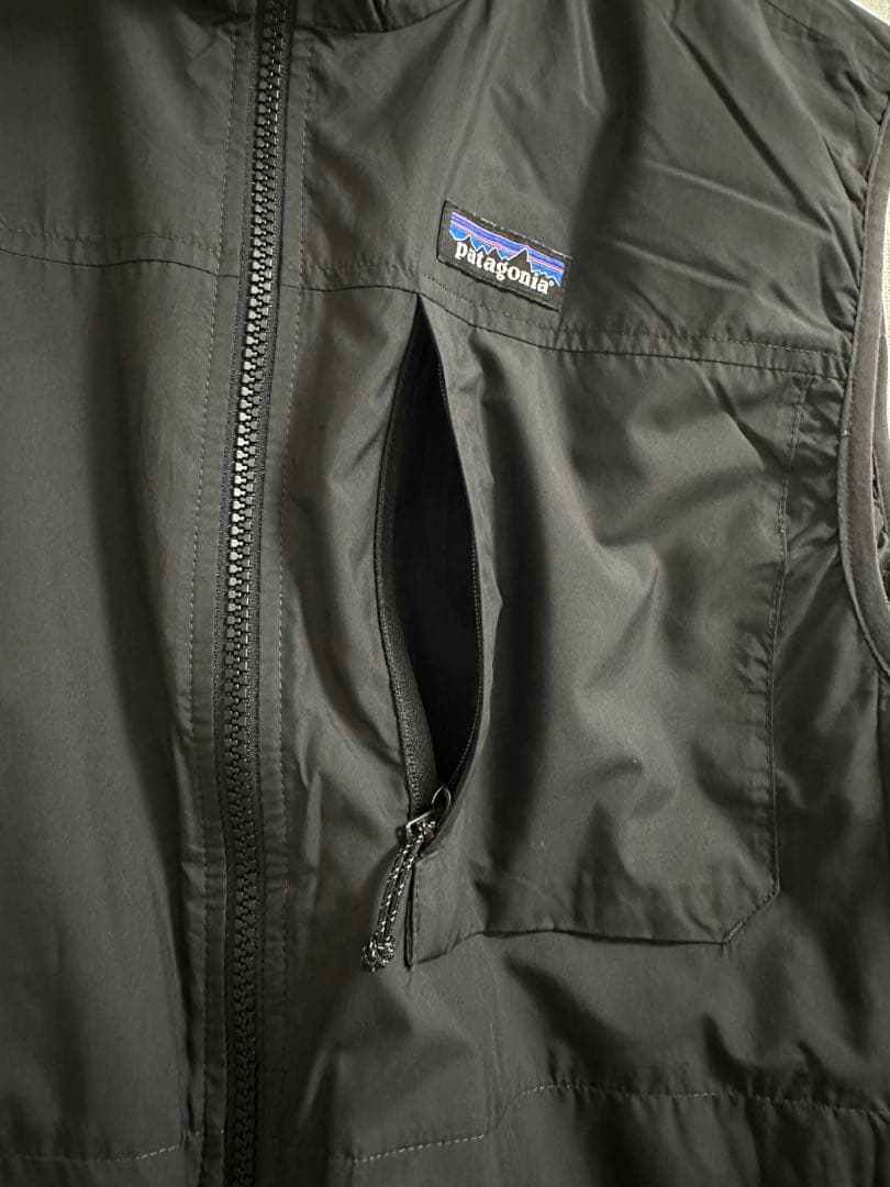 【美品】patagonia リバーシブルベスト ブラック　パタゴニア
