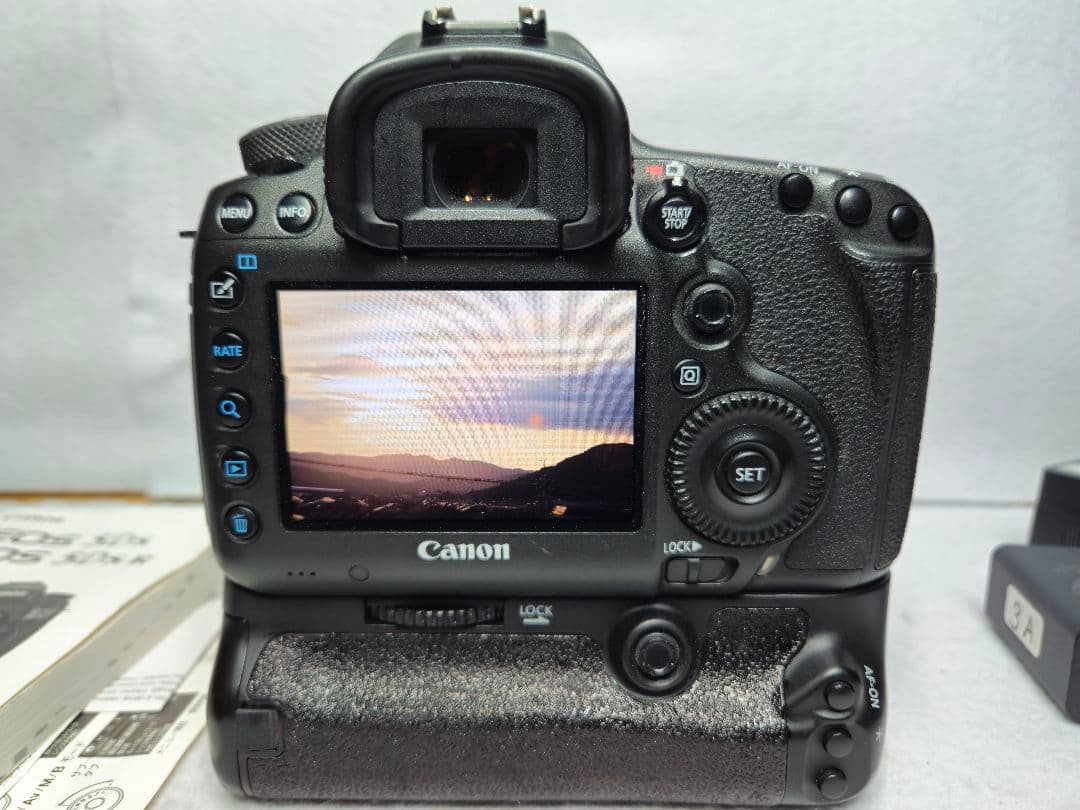 Canon EOS 5Ds R ＋ 300mmズームレンズ付属