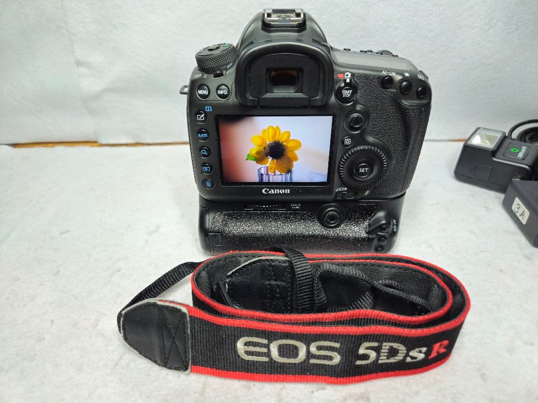 Canon EOS 5Ds R ＋ 300mmズームレンズ付属