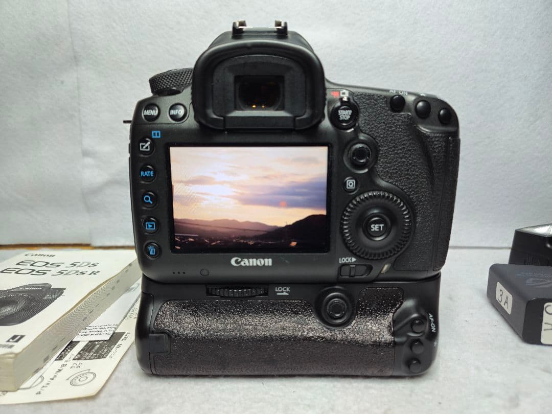 Canon EOS 5Ds R ＋ 300mmズームレンズ付属