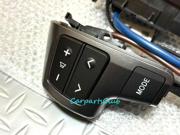 200系 ハイエース 6/7型 ダークプライム ステアリングスイッチ