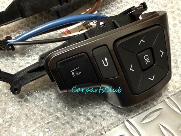 200系 ハイエース 6/7型 ダークプライム ステアリングスイッチ