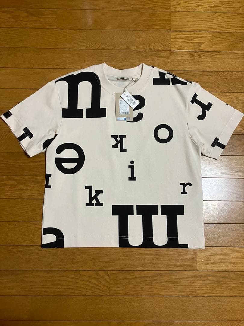 【新品】marimekko 文字プリント 半袖Tシャツ