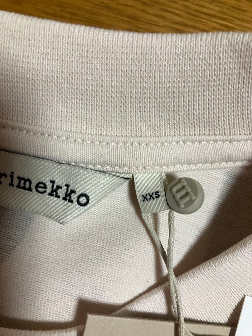 【新品】marimekko 文字プリント 半袖Tシャツ