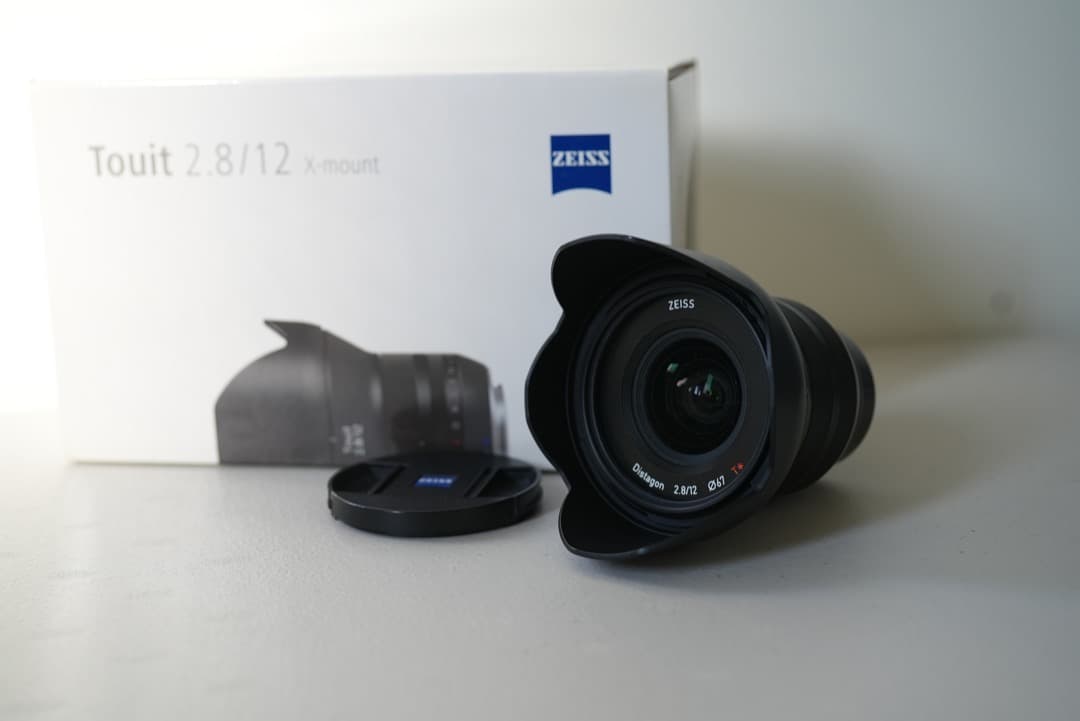 カールツァイス(Carl Zeiss )Tout f2.8/12mmフィルター付