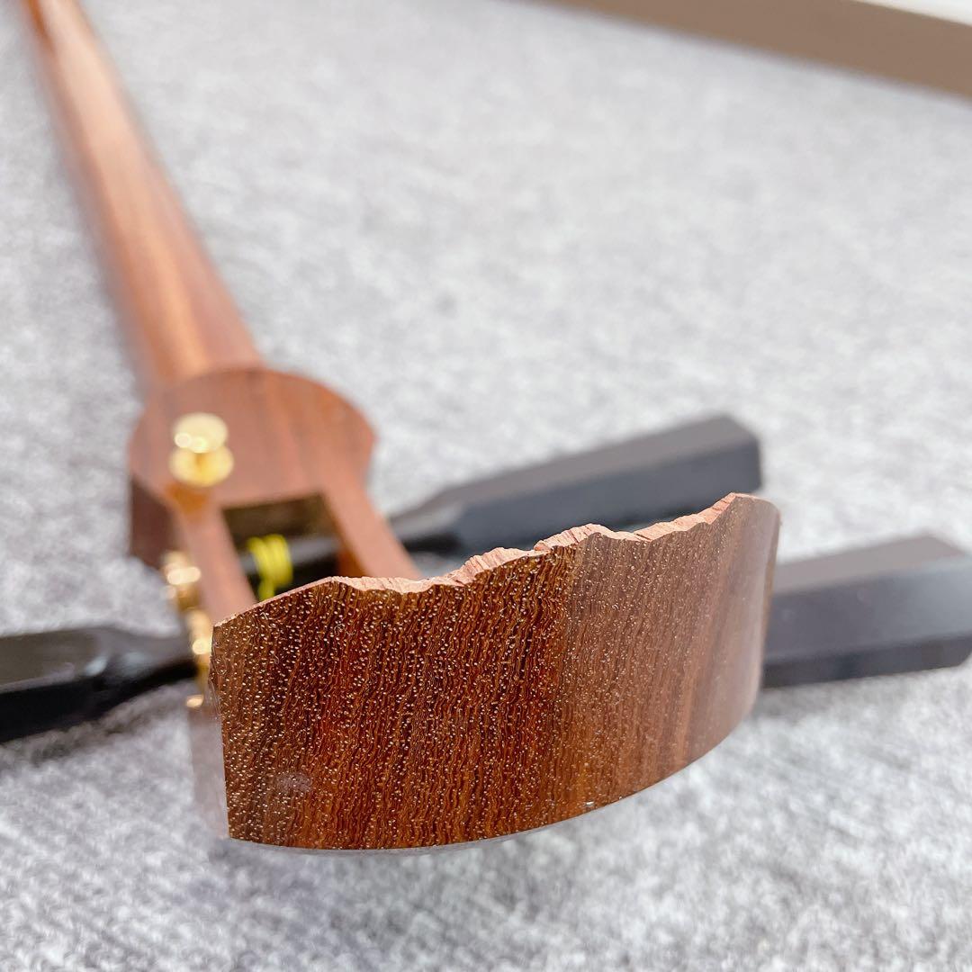 津軽三味線 花梨 一本溝 東さわり 犬皮 太棹 丸打胴 和楽器 撥 ケース付