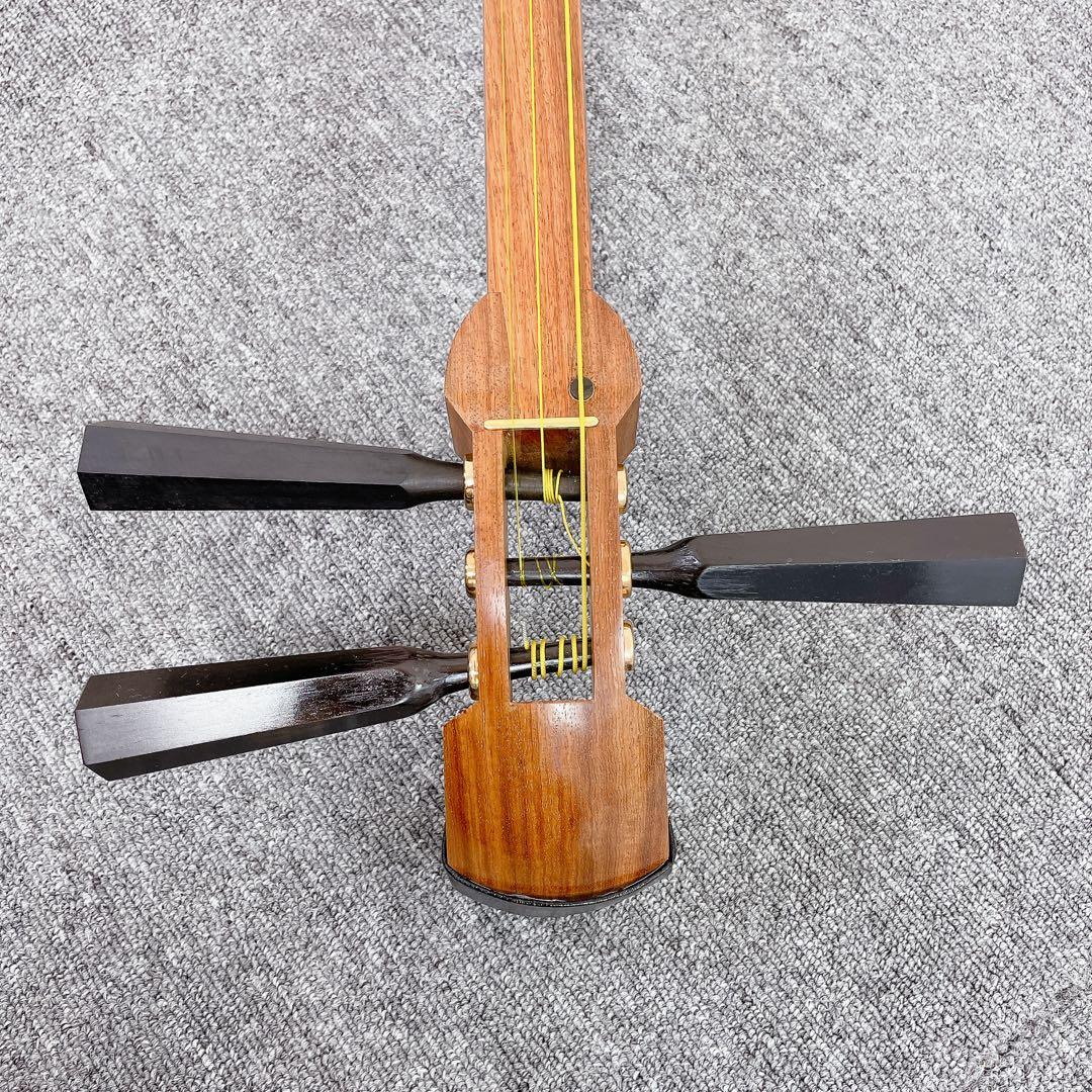 津軽三味線 花梨 一本溝 東さわり 犬皮 太棹 丸打胴 和楽器 撥 ケース付