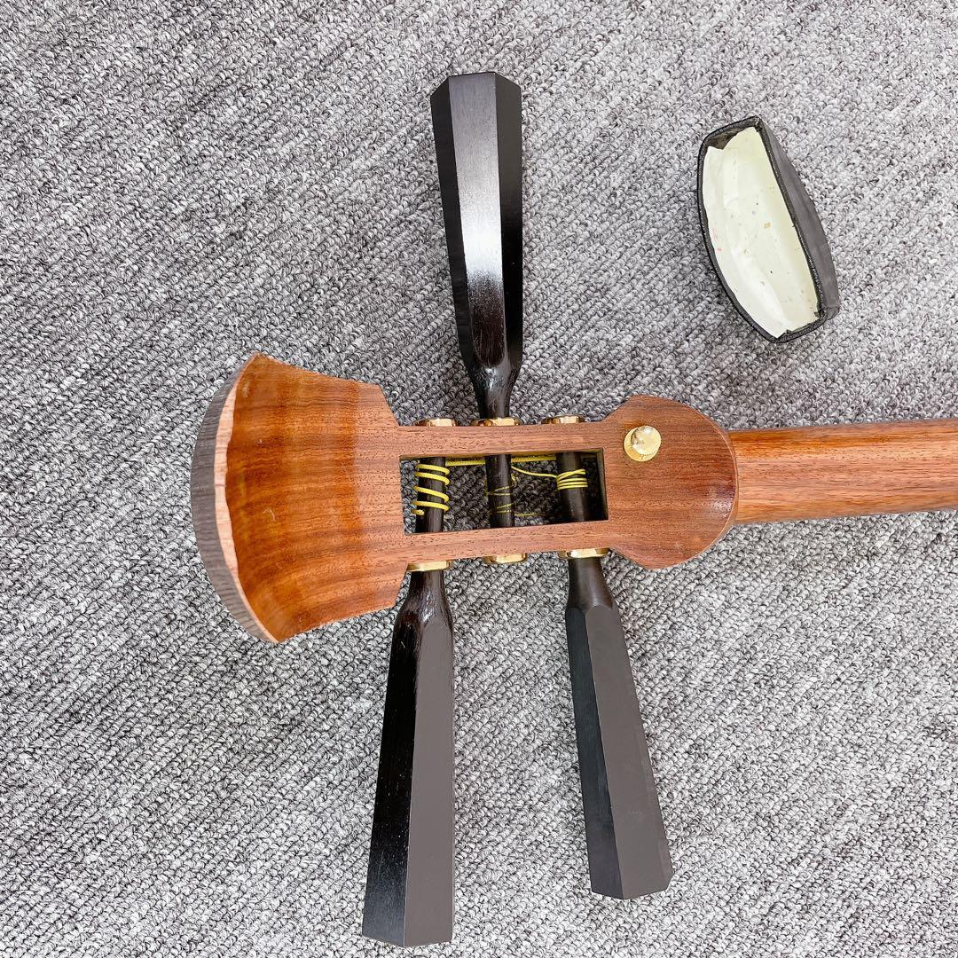 津軽三味線 花梨 一本溝 東さわり 犬皮 太棹 丸打胴 和楽器 撥 ケース付