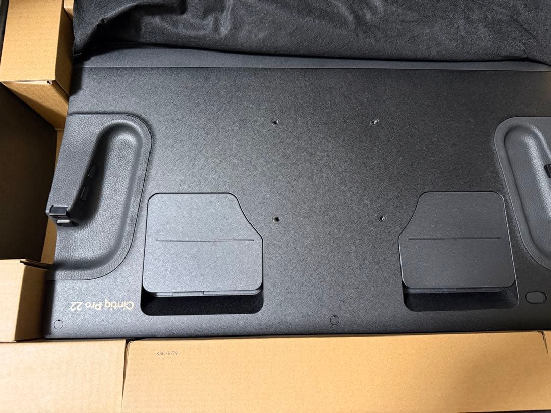 ワコム 液タブ Wacom Cintiq Pro 22 TDTH227K4C