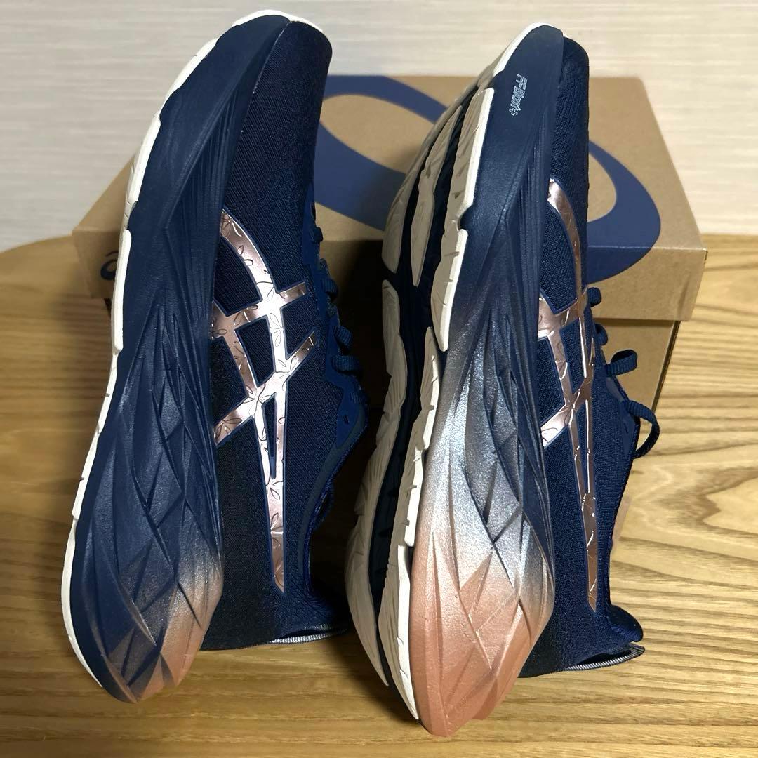 アシックスNOVABLAST4 ノヴァブラスト4 PLATINUM レディース