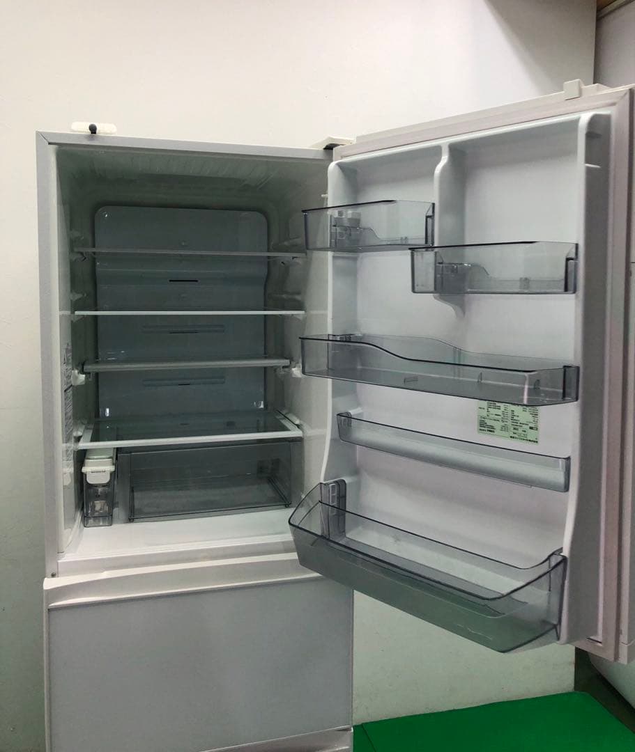 ☆地域限定自社便配送☆東芝 冷凍冷蔵庫 家庭用　2021年　ホワイト　②