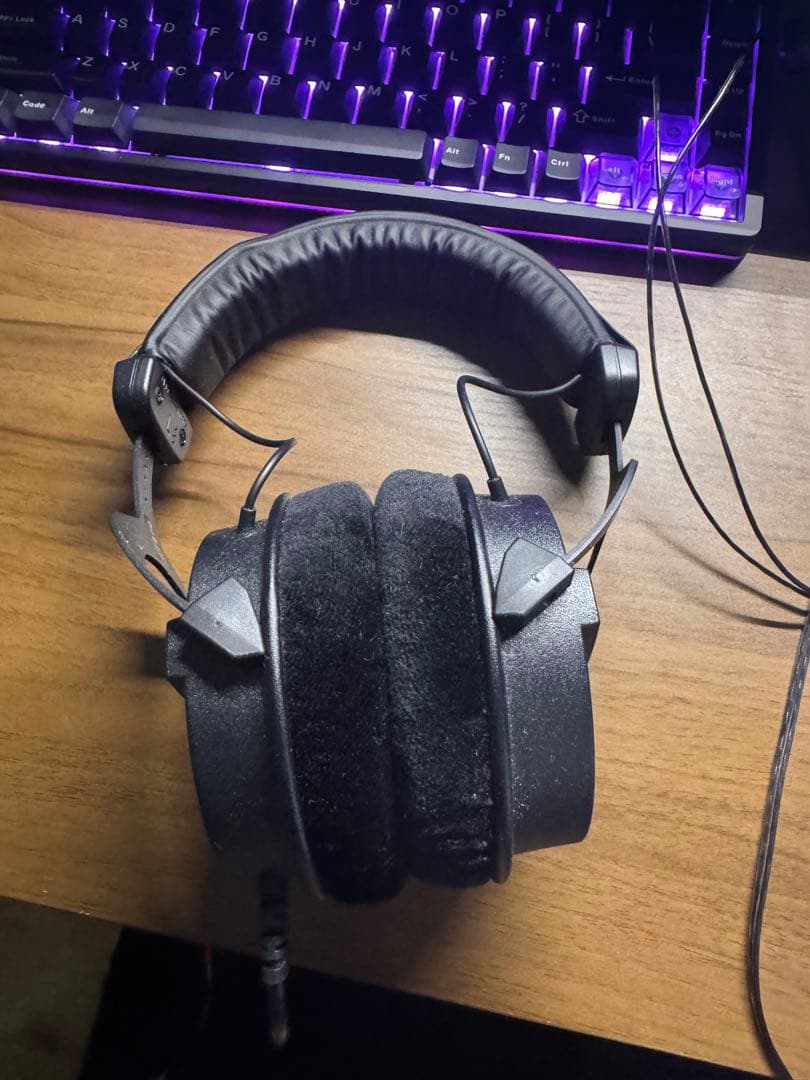 DT 990 PRO ブラックヘッドホン