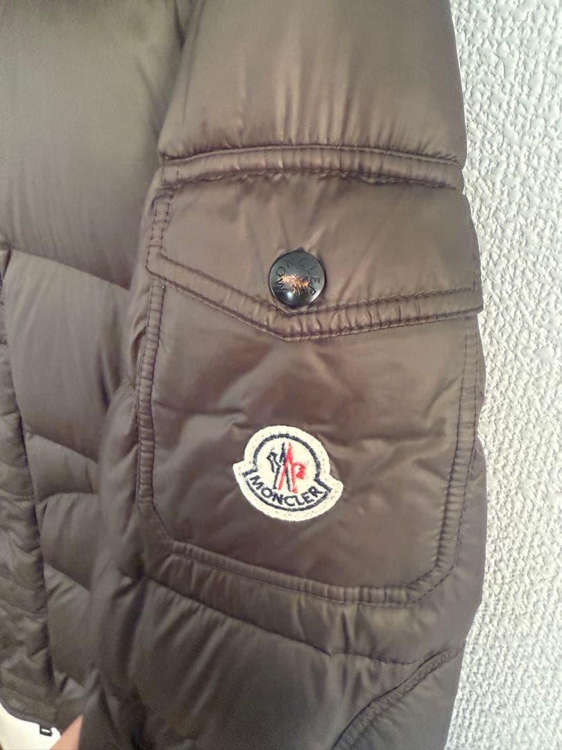 MONCLER フード付きカーキ(ブラウン)ダウンジャケット