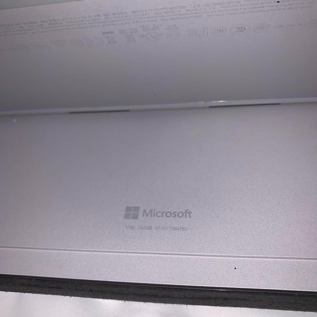 Microsoft Surface Pro 第5世代 1796 256GB 20