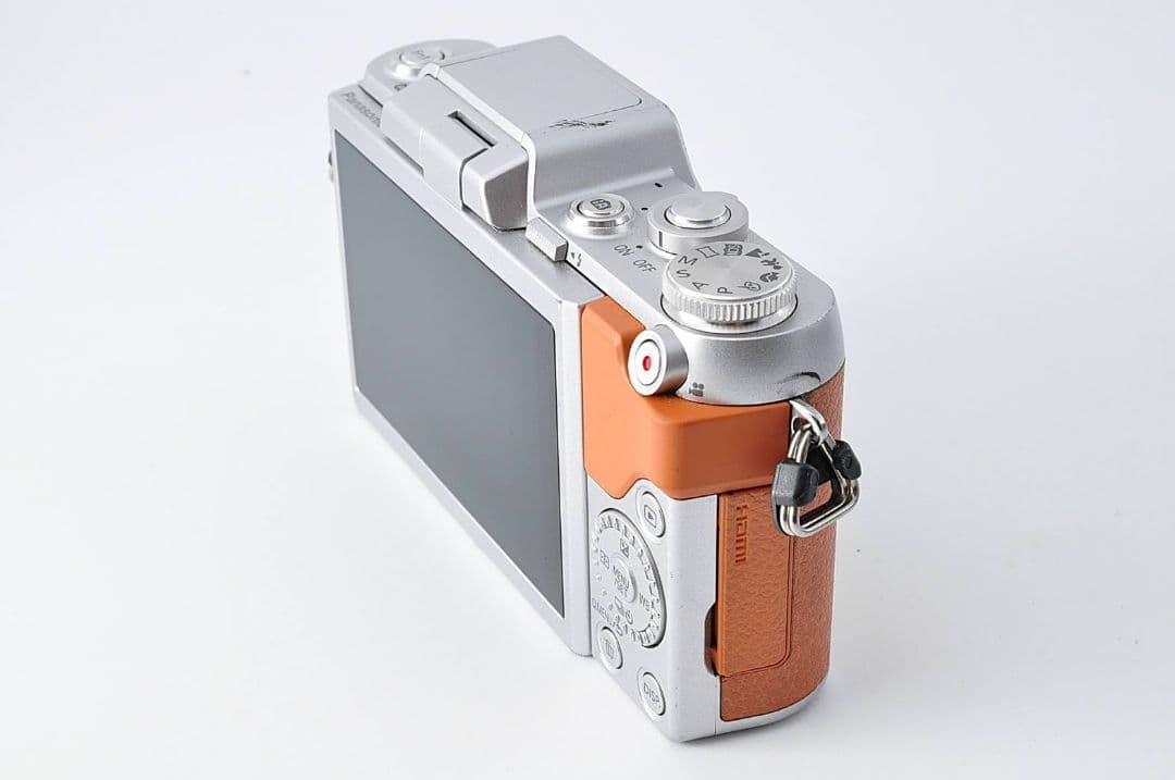 Panasonic DMC-GF7Wデジタル一眼レフ