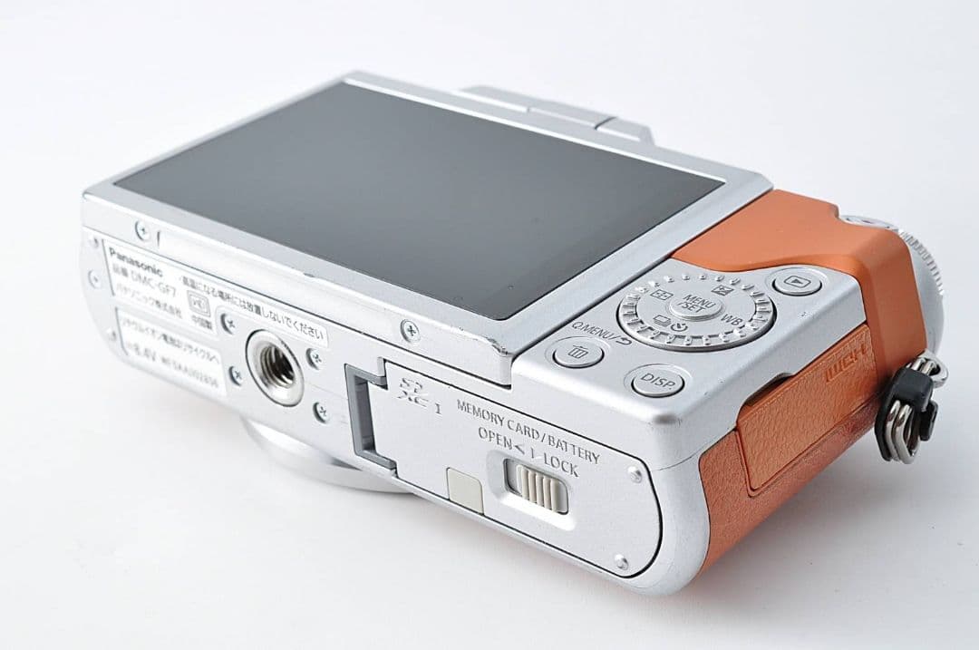 Panasonic DMC-GF7Wデジタル一眼レフ