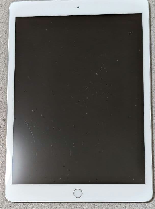 Apple iPad 第8世代 32GB Wi-FIモデルシルバー 本体