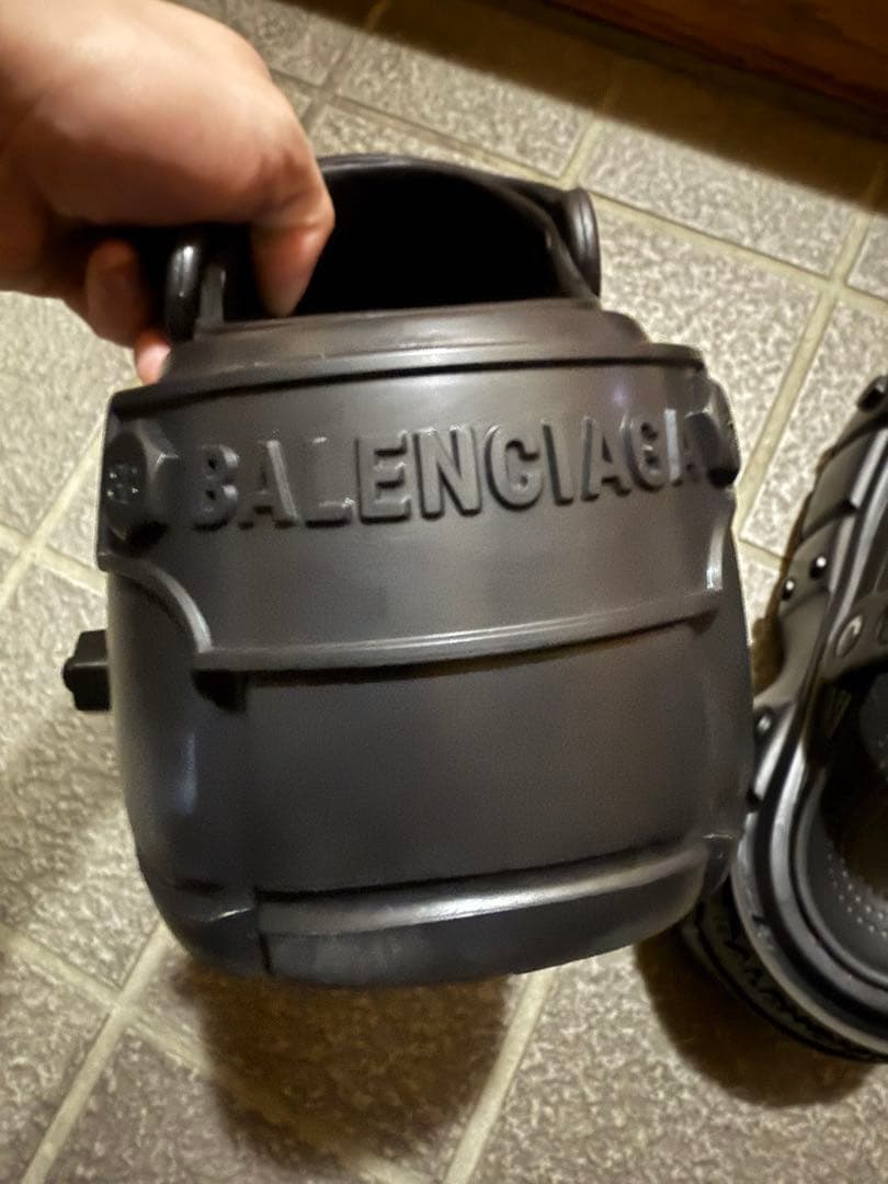 心*様 バレンシアガハードクロックス 41