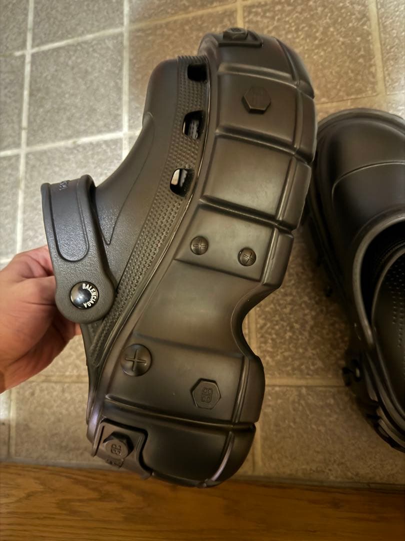 心*様 バレンシアガハードクロックス 41