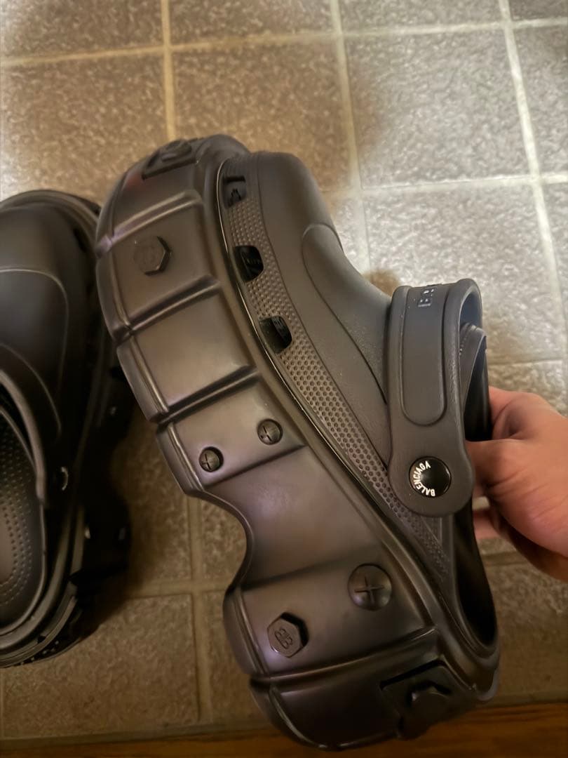 心*様 バレンシアガハードクロックス 41