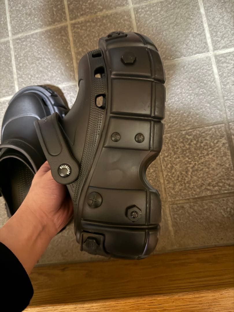 心*様 バレンシアガハードクロックス 41