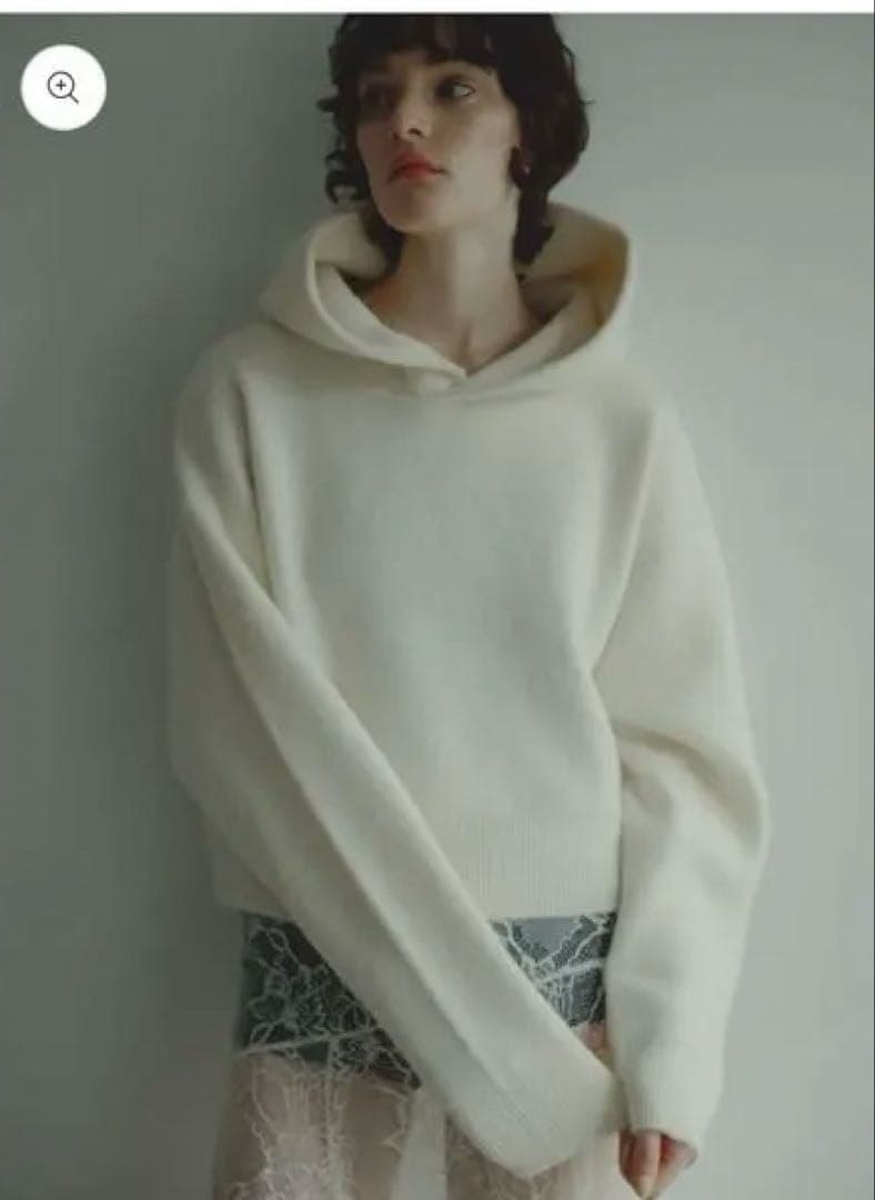 完売品MYNEマイネSHORT KNIT HOODIE/WHITEなぐもふうか