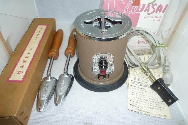 未使用に近い美品　タキイ和裁電化鏝　ランプ付　和裁こて　和裁コテ　　鏝２本付