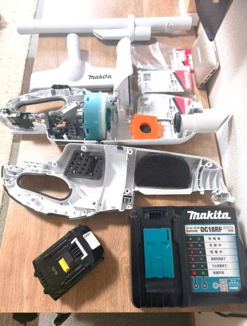 美品【土日限定お値下げ】マキタ掃除機CL282FD 18vバッテリー/急速充電器