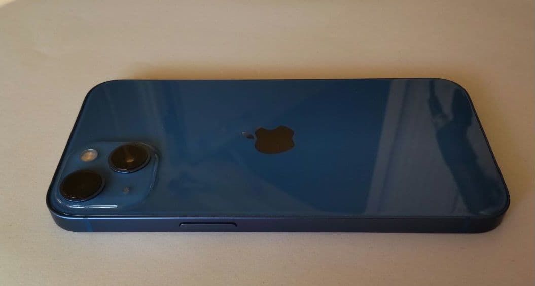 【美品・バッテリー100％】Apple iPhone 13 本体