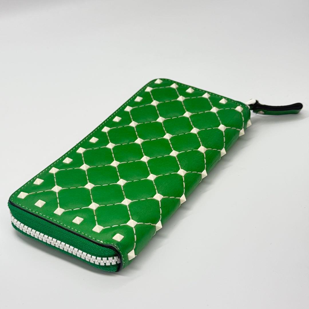 ヴァレンティノ ガラヴァーニ 長財布