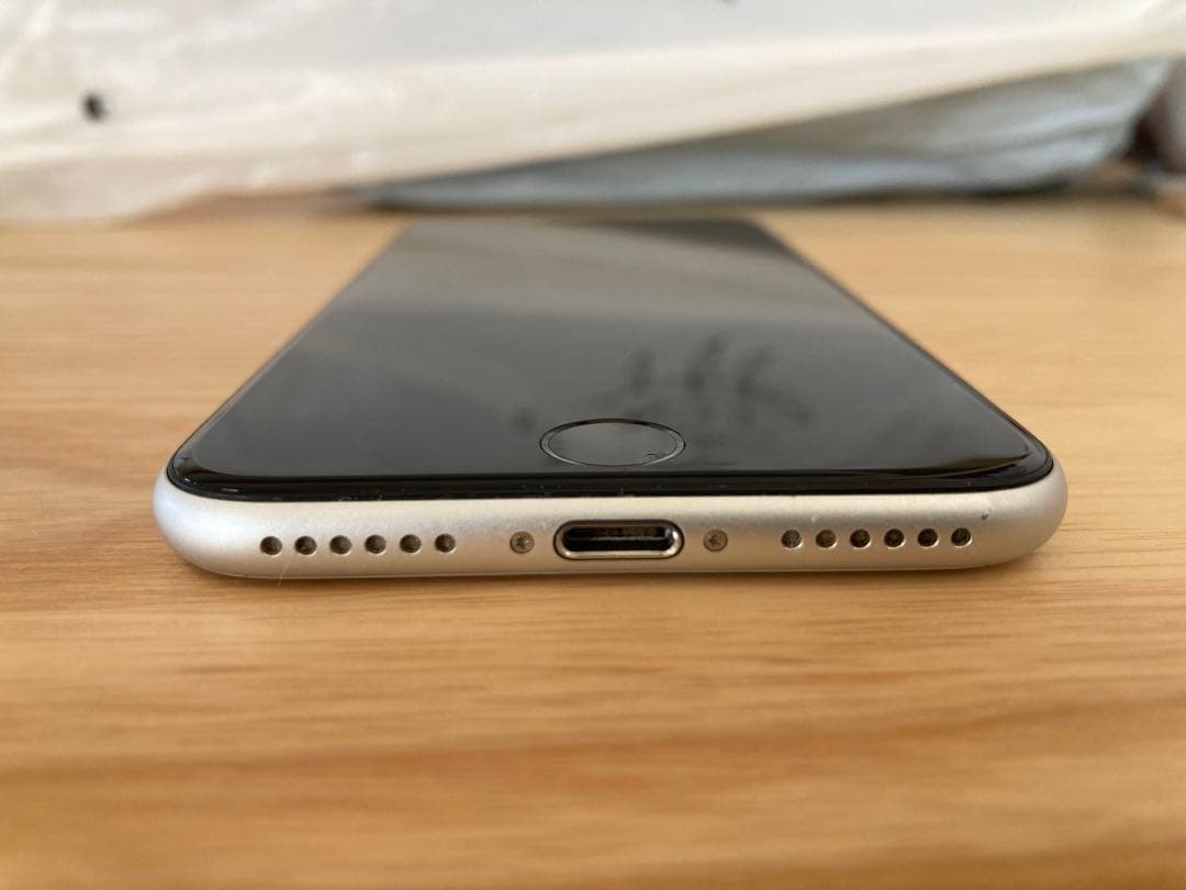 Apple iPhone SE2 本体