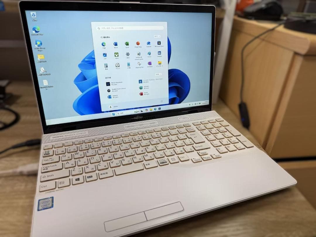 超美品 富士通 第八世代 i7 新品SSD+HDD Office2021