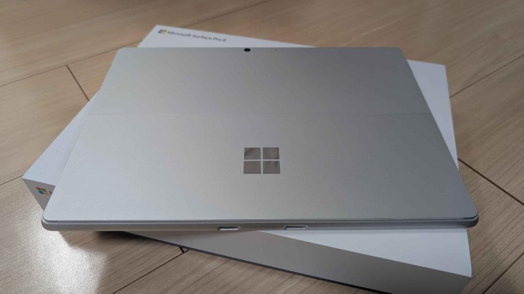 Microsoft Surface Pro 8 【アクセサリ一式+Office】